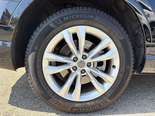 2019 Audi Q7 55 Premium Plus