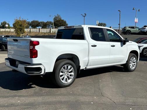 2025 Chevrolet Silverado 1500 Custom