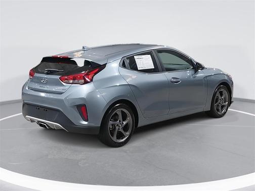 2019 Hyundai Veloster 2
