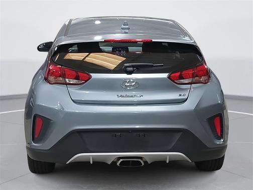 2019 Hyundai Veloster 2