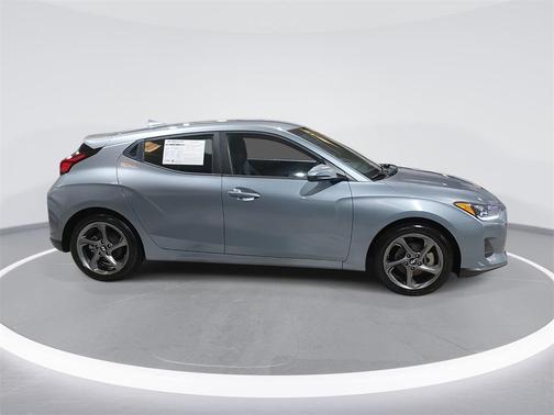 2019 Hyundai Veloster 2