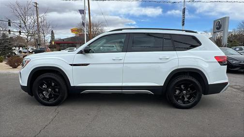 2025 Volkswagen Atlas 2.0T Peak Edition