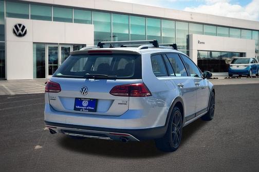 2017 Volkswagen Golf Alltrack TSI SE