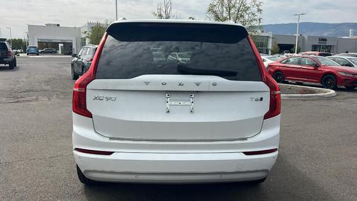 2022 Volvo XC90 T6 Momentum 6 Passenger