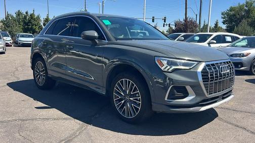 Nano Gray Metallic 2022 Audi Q3 40 Premium