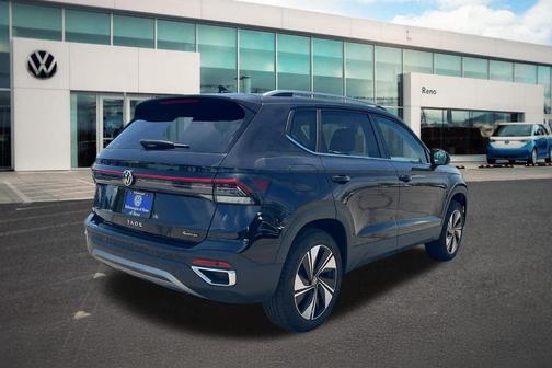 Deep Black Pearl Effect 2025 Volkswagen Taos 1.5T SE