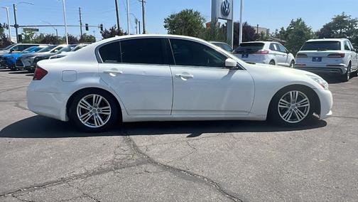 2013 INFINITI G37x Base