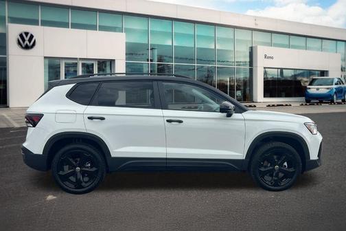 2025 Volkswagen Taos 1.5T SE Black