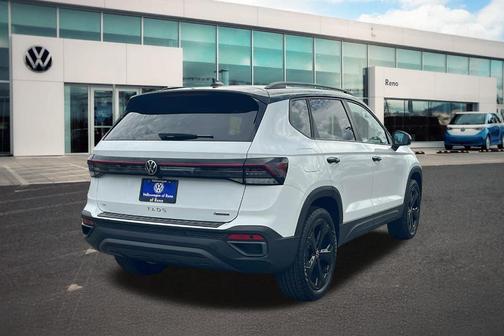 2025 Volkswagen Taos 1.5T SE Black