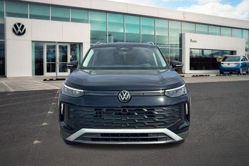 Deep Black Pearl Effect 2026 Volkswagen Tiguan 2.0T SE