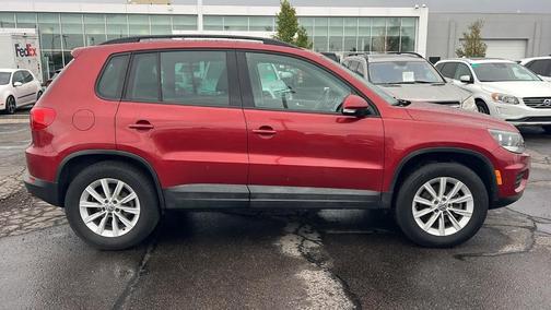 Wild Cherry Metallic 2015 Volkswagen Tiguan 4MOTION Auto SE