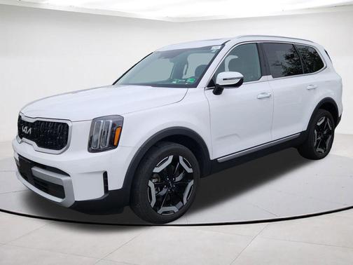 Glacial White Pearl 2024 Kia Telluride EX
