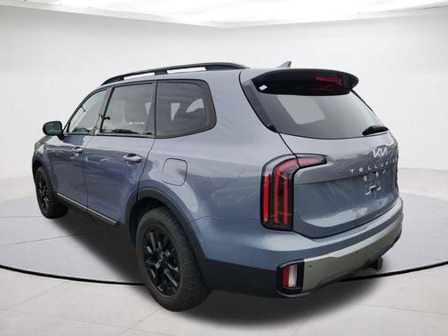 Everlasting Silver 2023 Kia Telluride SX X-Pro