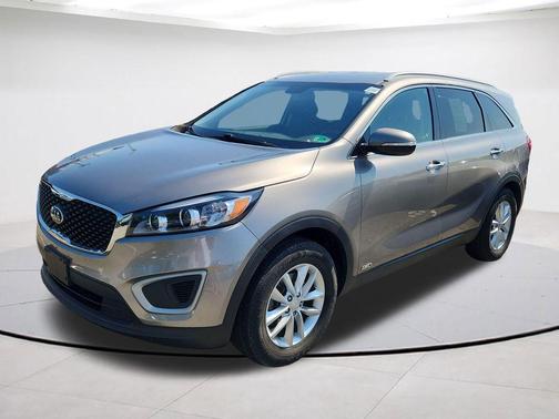 Titanium Silver 2018 Kia Sorento LX