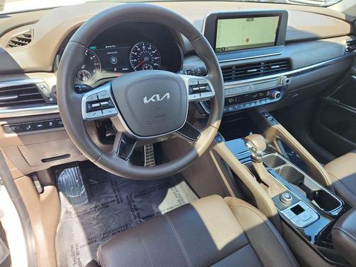 White Pearl 2022 Kia Telluride SX