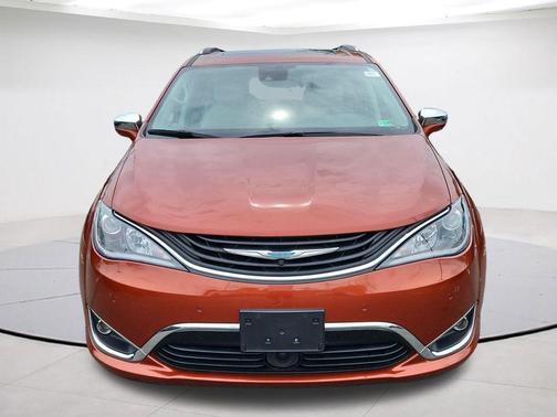 Copper Pearlcoat 2018 Chrysler Pacifica Hybrid Limited