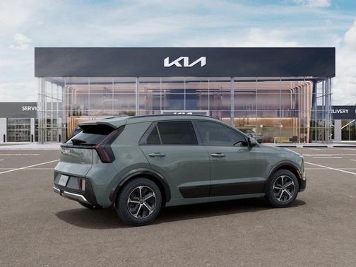 Green 2027 Kia Niro SX