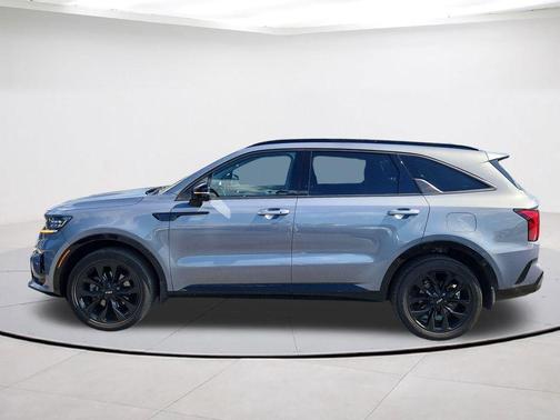 Silver 2023 Kia Sorento SX
