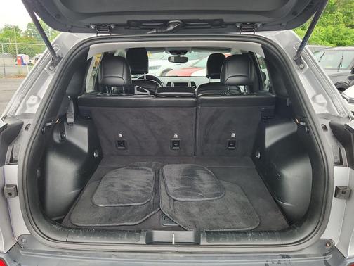 Billet Silver Metallic Clearcoat 2019 Jeep Cherokee Trailhawk
