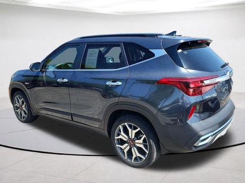 Gravity Gray 2021 Kia Seltos SX