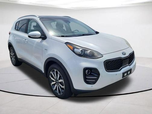 Snow White Pearl 2017 Kia Sportage EX