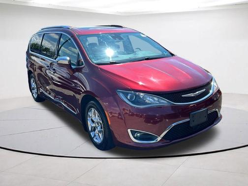 Burgundy 2017 Chrysler Pacifica Limited
