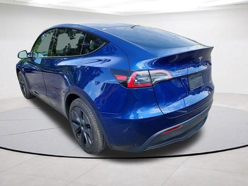 Deep Blue Metallic 2024 Tesla Model Y Long Range