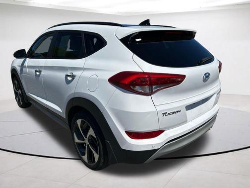 Dazzling White 2018 Hyundai TUCSON Limited