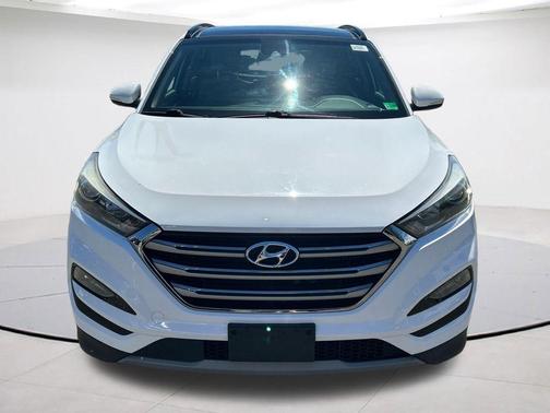 Dazzling White 2018 Hyundai TUCSON Limited