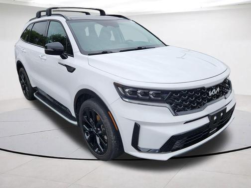 White Pearl 2022 Kia Sorento SX