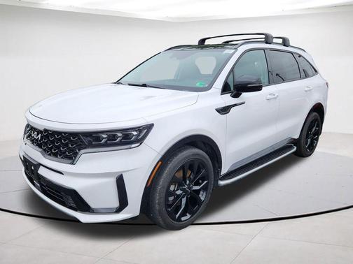 White Pearl 2022 Kia Sorento SX
