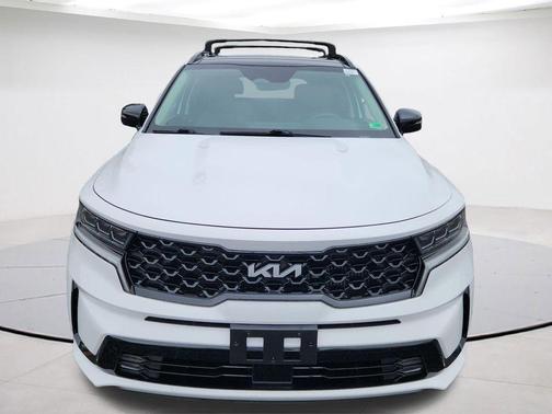 White Pearl 2022 Kia Sorento SX