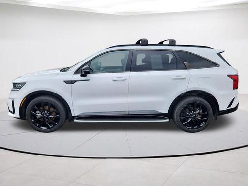 White Pearl 2022 Kia Sorento SX