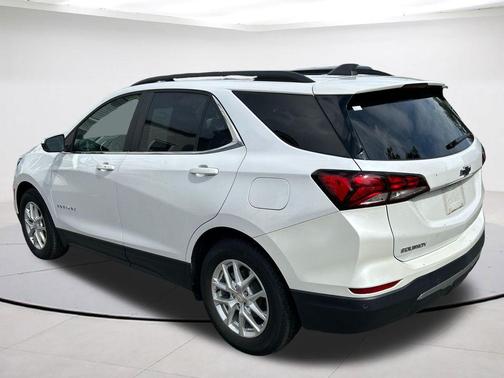Iridescent Pearl Tricoat 2022 Chevrolet Equinox 1LT