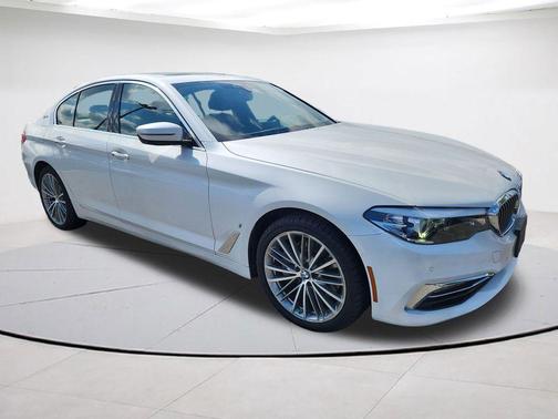 Mineral White Metallic 2018 BMW 530e xDrive iPerformance