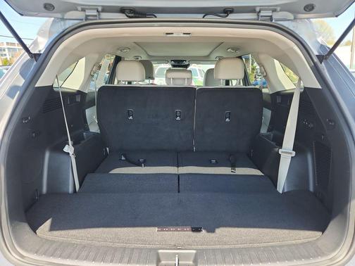 Everlasting Silver 2025 Kia Sorento S