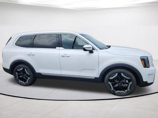 Glacial White Pearl 2023 Kia Telluride EX