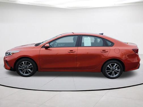 Fire Orange 2022 Kia Forte LXS