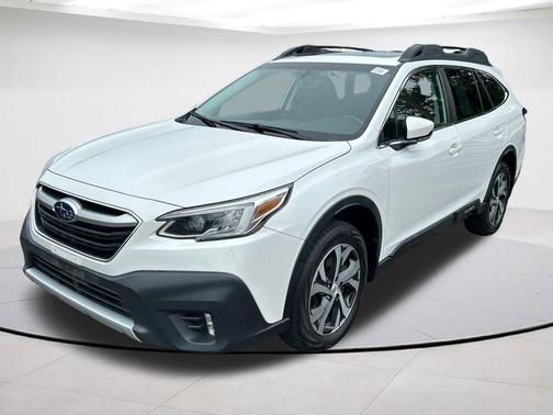 Crystal White Pearl 2022 Subaru Outback Limited XT