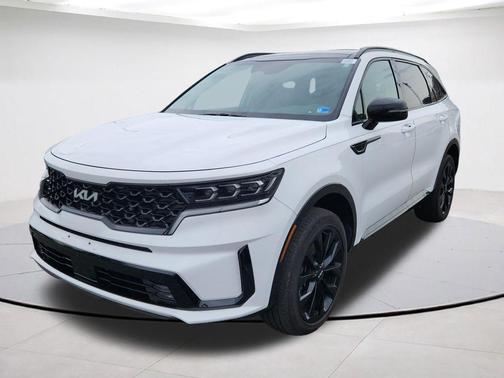 White Pearl 2023 Kia Sorento SX
