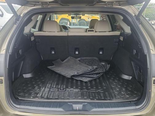 Autumn Green Metallic 2022 Subaru Outback Premium