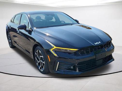 Aurora Black Pearl 2025 Kia K5 EX