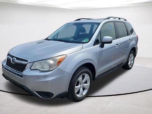 Ice Silver Metallic 2014 Subaru Forester 2.5i Premium