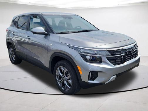 Steel Gray 2024 Kia Seltos LX