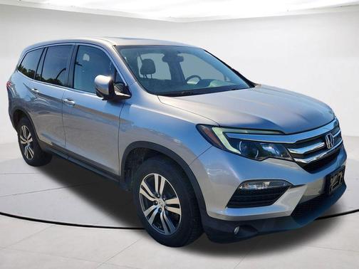 Lunar Silver Metallic 2017 Honda Pilot EX-L