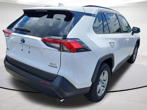 Ice 2024 Toyota RAV4 Hybrid XLE
