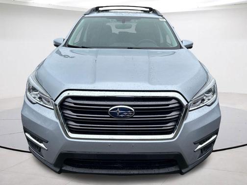Ice Silver Metallic 2019 Subaru Ascent Limited 8-Passenger