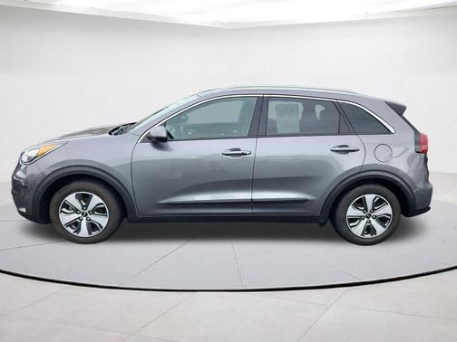 Metal Stream 2018 Kia Niro LX