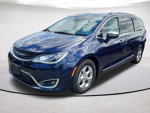 Jazz Blue Pearlcoat 2018 Chrysler Pacifica Hybrid Limited