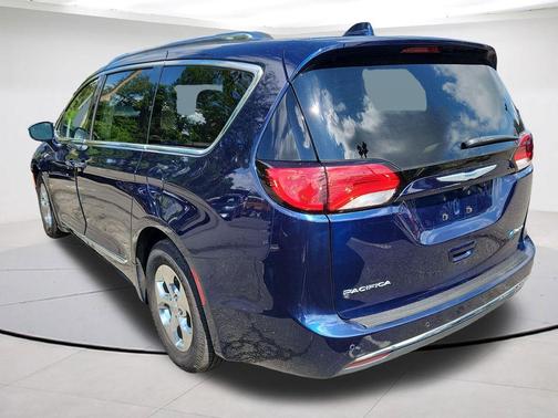 Jazz Blue Pearlcoat 2018 Chrysler Pacifica Hybrid Limited